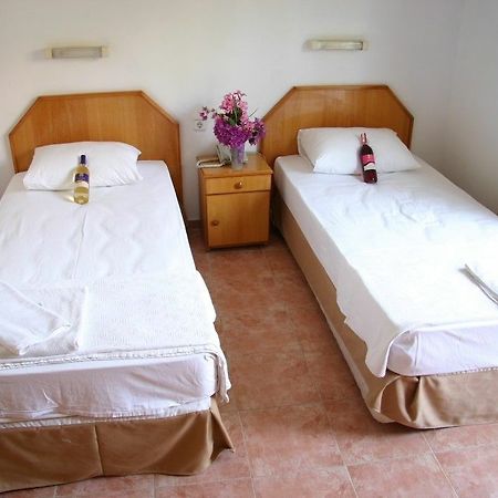 מרמריס Hibiscus Apartments מראה חיצוני תמונה