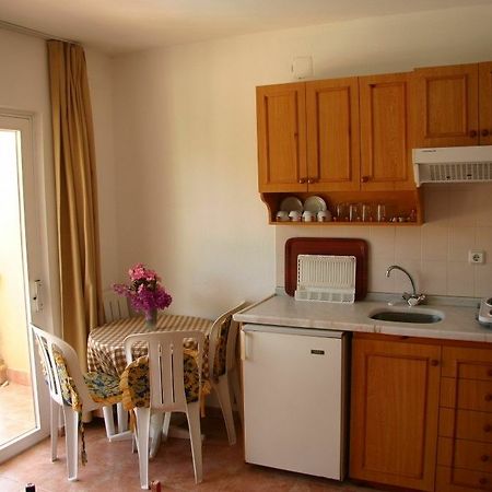 מרמריס Hibiscus Apartments מראה חיצוני תמונה