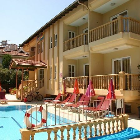 מרמריס Hibiscus Apartments מראה חיצוני תמונה