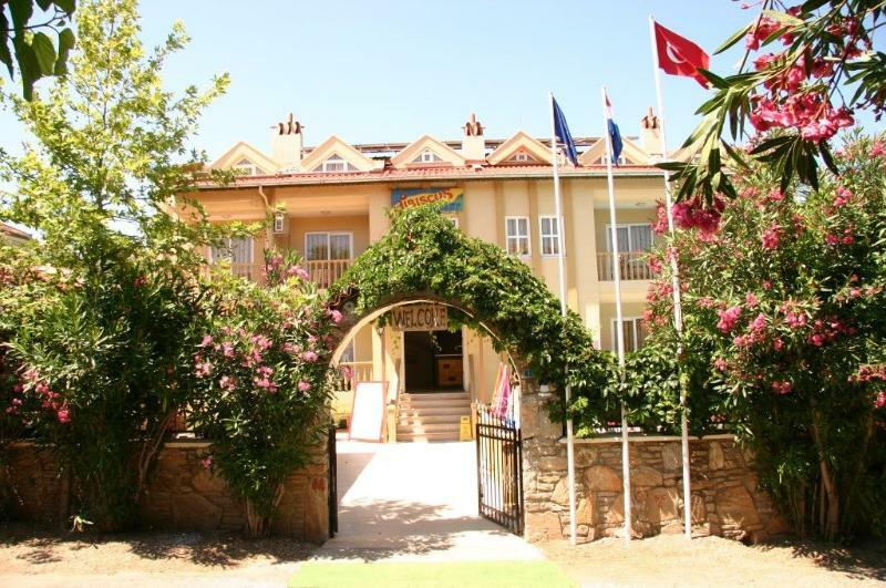 מרמריס Hibiscus Apartments מראה חיצוני תמונה