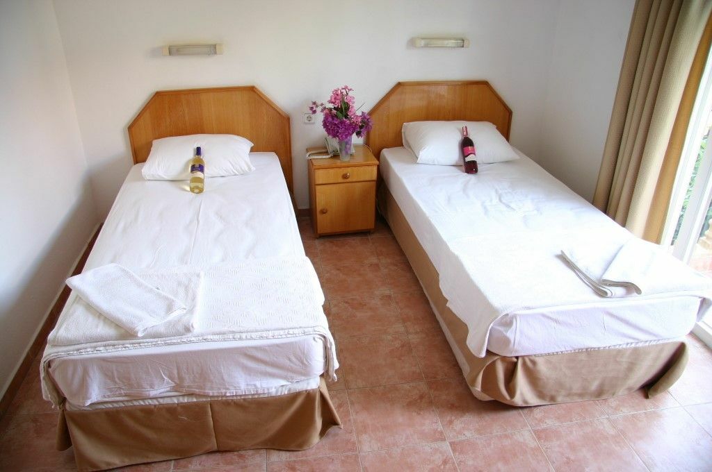מרמריס Hibiscus Apartments מראה חיצוני תמונה