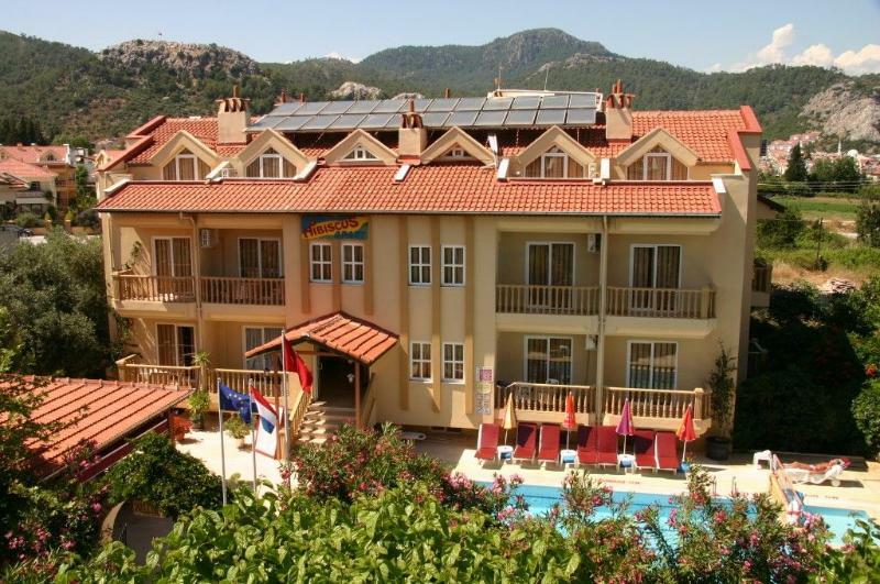 מרמריס Hibiscus Apartments מראה חיצוני תמונה